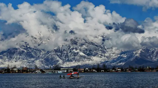 डल झील, शिकारा, श्रीनगर