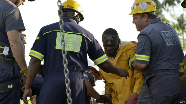 दक्षिण अफ्रीका खदान दुर्घटना