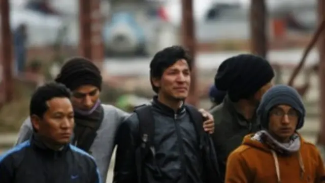 فقد الإتصال بقمرة القيادة بعد وقت قليل من إقلاع الطائرة وذلك بحسب مطار دهارمنيدرا باندي الرسمي