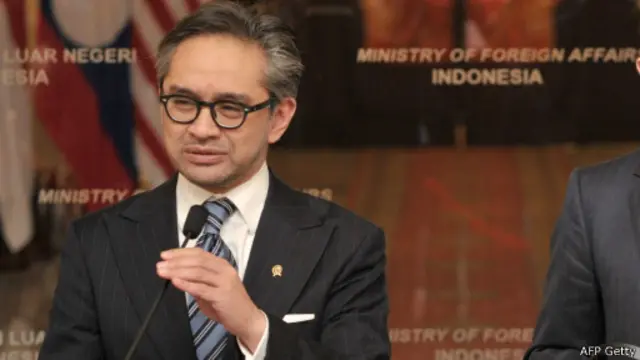 وزير الخارجية الإندونيسي، مارتي ناتاليغاو، يقول إن الخلاف على البحر سيطر على اجتماع الوزراء