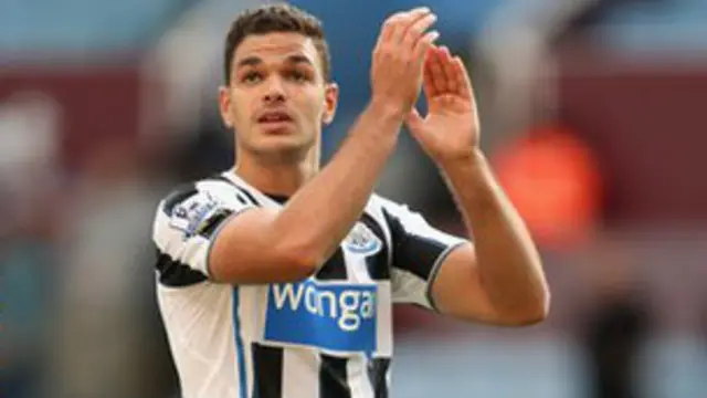 本阿尔法代表法国队出场13次，攻入两球