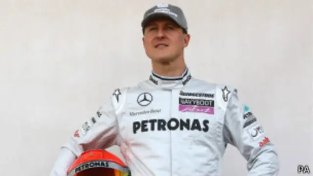 سکیئنگ کے دوران پھسلنے کی وجہ سے شوماکر کا سر چٹان سے ٹکرایا تھا جس سے ان کا ہیلمٹ ٹوٹ گیا تھا