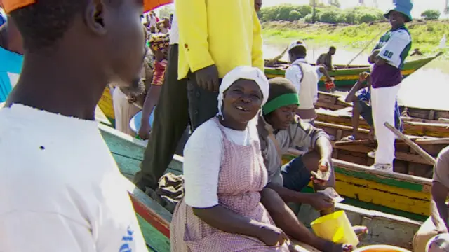 مچھلی حاصل کرنے کے لیے جنسی تعلقات کے اس رواج سے بیواؤں کے متاثر ہونے کا خدشہ زیادہ ہوتا ہے