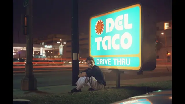 फिलिप लोर्का डिकोर्सिया, फोटो शीर्षकः राल्फ स्मिथ, 21 साल, एफटी लॉडेर्डेल फ्लोरि़डा, 25, 1990-92. 