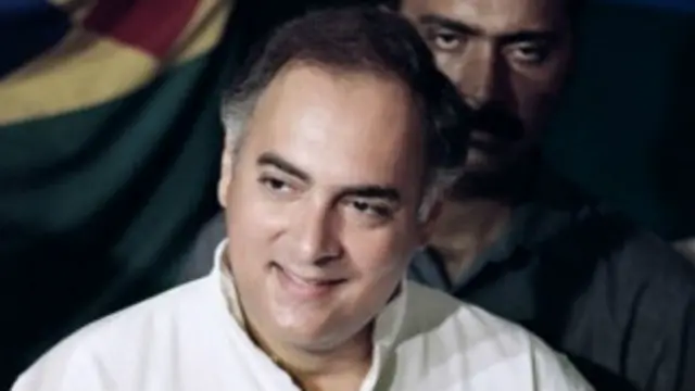 राजीव गांधी साल 1991 में तमिलनाडु में एक चुनावी सभा में हुए आत्मघाती हमले में मारे गए थे.