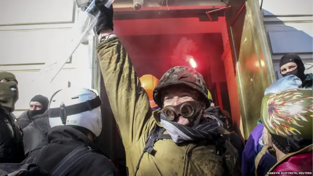 Ликующий демонстрант