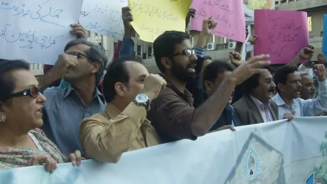 گذشتہ 24 گھنٹوں کے دوران تین میڈیا ہاؤسز پر حملے کیے گئے ہیں