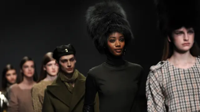 Modelos de Daks Autumn Winter 2014. Foto: Emma Lynch/BBC