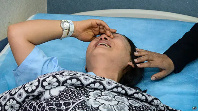 أصيب عدد من السائحين في الهجوم على الحافلة يوم الأحد