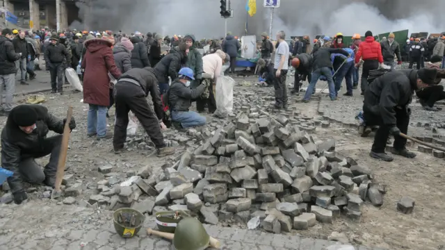 майдан в облозі