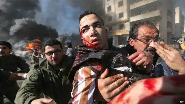 أعلنت كتائب عبد الله عزام المرتبطة بتنظيم القاعدة مسؤوليتها عن التفجيرين.