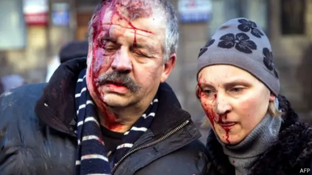 在過去24小時裏,烏克蘭警方與示威者之間的暴力衝突已經導致至少25人死亡。