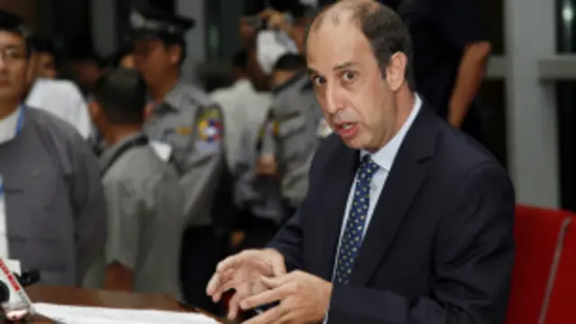 မစ္စတာ ကင်တားနားရဲ့ သတင်းစာ ရှင်းလင်းပွဲ