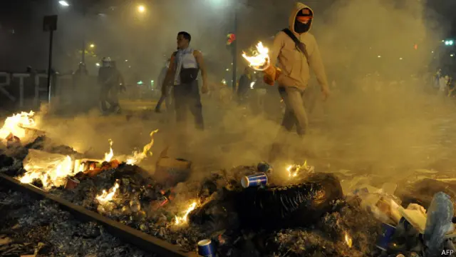 Protestos em Caracas nesta quarta (AFP)