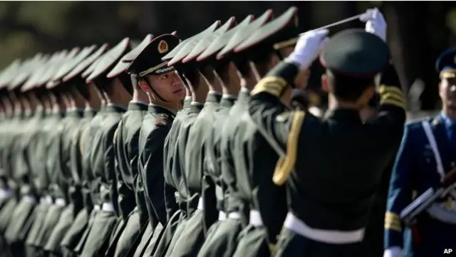 فوجیوں کی جسامت میں اضافے کا مطلب یہ ہو سکتا ہے کہ چین کو بڑے سائز کے فوجی آلات چائییں 