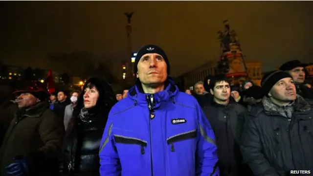 مظاہرین کا کہنا ہے کہ انھیں صدر وکٹر يانو کووچ پر اعتماد نہیں ہے