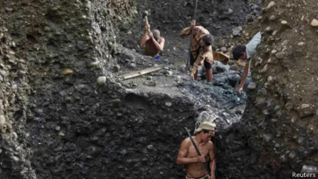 克欽邦翡翠礦工