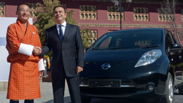不丹首相托杰与日产总裁卡洛斯·戈恩
