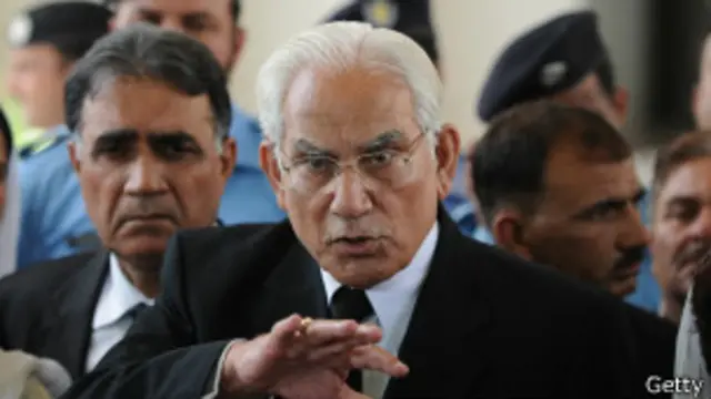 मुशर्रफ़ के वकील अहमद रज़ा क़सूरी