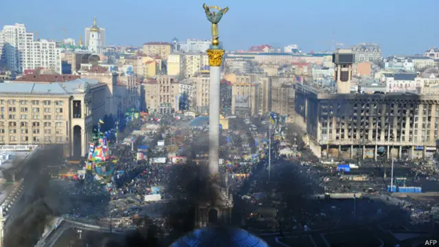 نمای کلی از میدان استقلال کی‌یف در روز جمعه