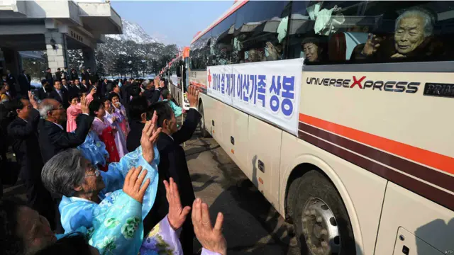 يعتبر هذا اللقاء الاول من نوعه منذ 60 عاما عندما وضعت الحرب الكورية اوزارها وقسمت البلاد الى شطرين.