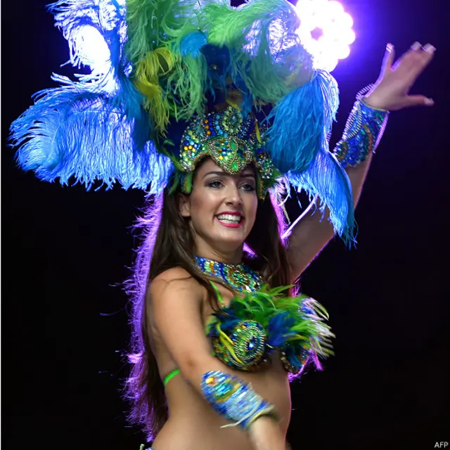 ब्राजील का सांबा डांस अब दुनिया भर में लोकप्रिय हो गया है. सिडनी में इस सांबा डांसर ने सबका दिल जीत लिया.