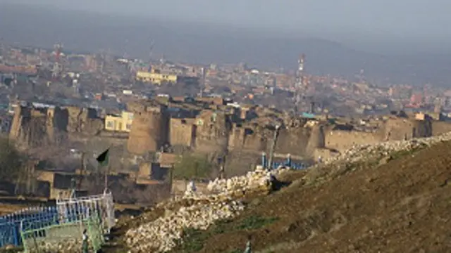 د غزني په محبس کې شاوخوا پینځه سوه سیاسي او په جنايي جرمونو نیول شوي بندیان پراته دي.