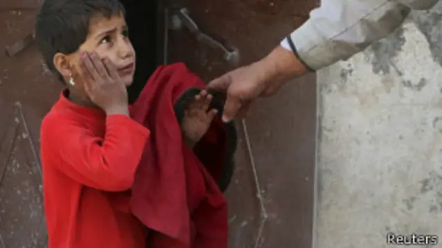 صدها هزار تن از مردم سوریه یا در داخل کشورشان آواره شده یا به کشورهای دیگر گریخته‌اند