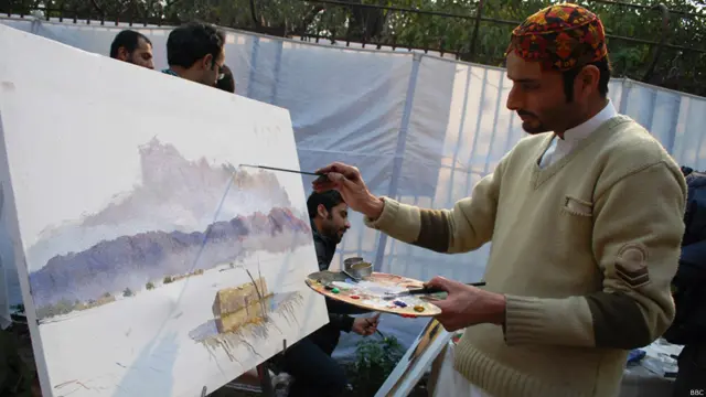 مقابلے کے اصولوں میں سے ایک وقت کی قید اور دوسرا کچھ موضوعات رکھے گئے تھے جنہیں ان ابھرتے ہوئے فنکاروں نے اپنی مرضی سے چنا اور مصوری کی۔