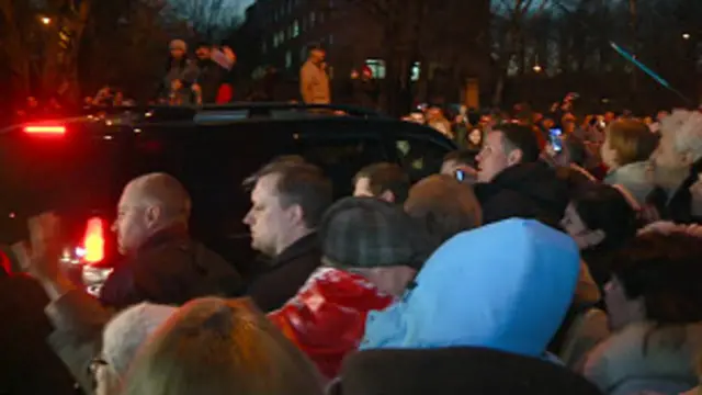 د يوليا تيموشينکو وينا د اپوزېسيون زرګونه ملاتړو بدرګه کوله