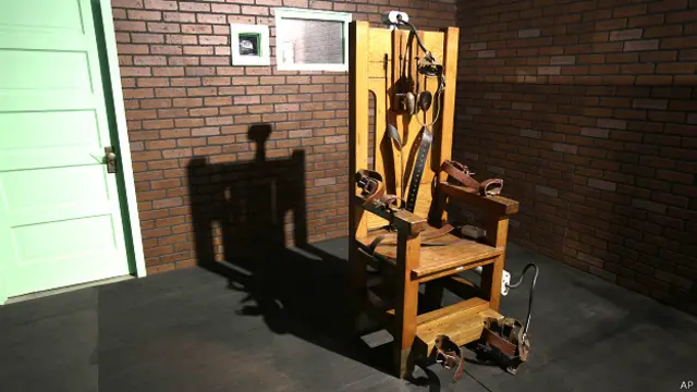 විදුලි පුටුව