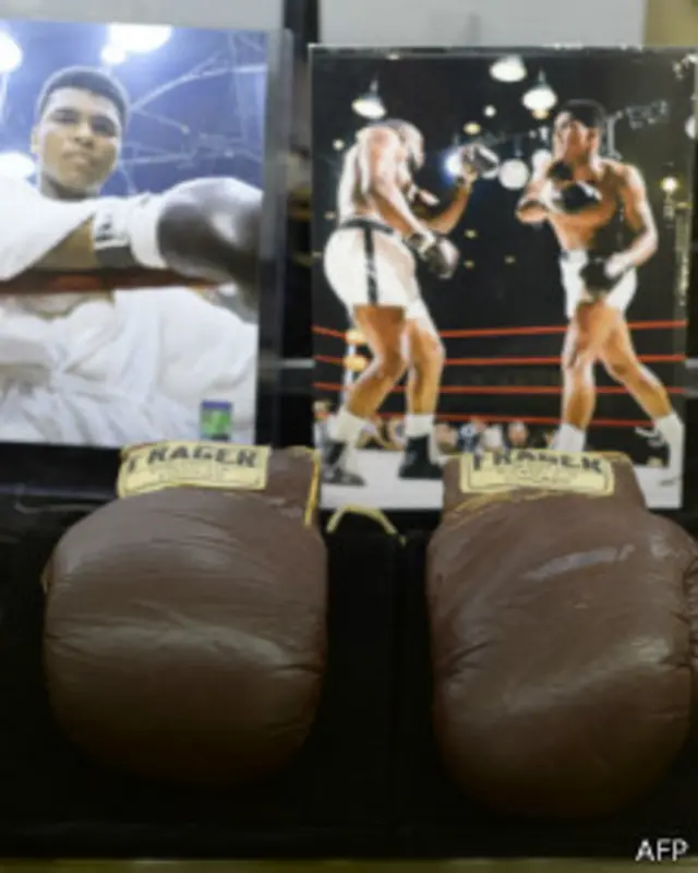 محمد علی نے اس وقت کے ہیوی ویٹ چیمپیئن سونی لِسٹن کو شکست دے کر عالمی شہرت حاصل کی تھی