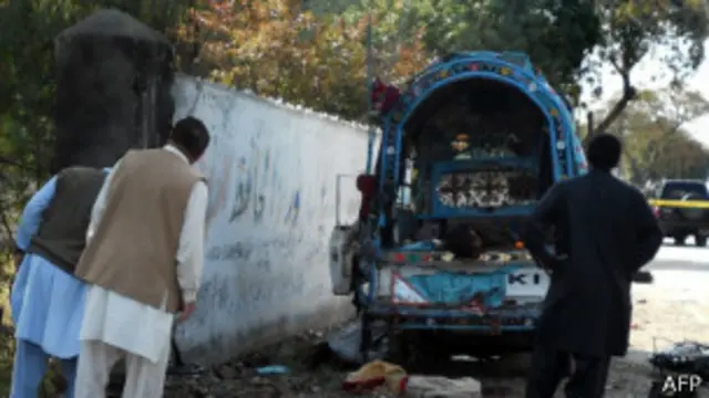 پولیس کا کہنا ہے کہ دھماکہ ٹائم بم سے کیا گیا