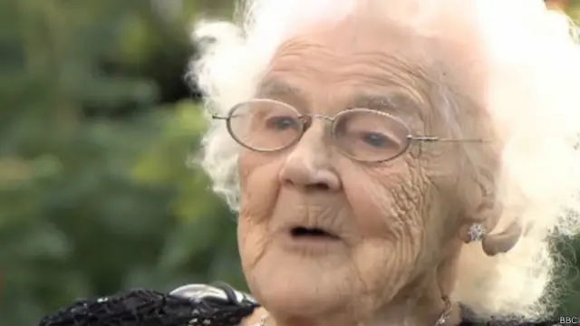 वायलेट म्यूर्स