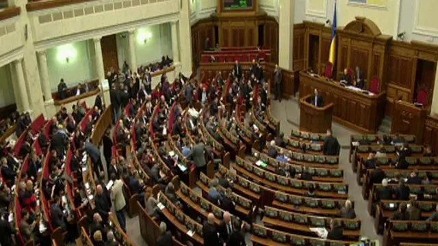 අඟහරුවාදා වන විට ජාතික ආණ්ඩුවක් පිහිටුවා ගන්නා මෙන් වැඩ බලන ජනාධිපති මන්ත්‍රීවරුන්ගෙන් ඉල්ලයි