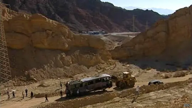 Автобус был так искорежен, что записи бортового компьютера восстанавливали <br>с большим трудом