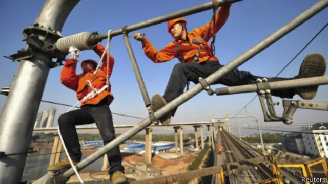 中国计划建设更多大型基础设施项目，以保持其经济增长。