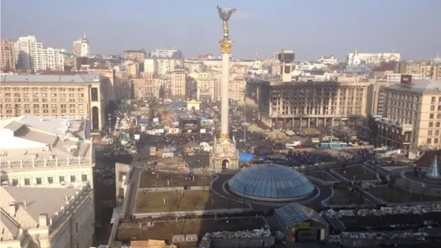 قال المتظاهرون إنهم لن يبرحوا الميدان حتى تلبى مطالبهم.