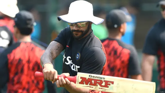 شیکھر دھون بھارت کے نوجوان اور باصلاحیت بلے باز ہیں جو کسی بھی ٹیم کے لیے مشکلات پیدا کر سکتے ہیں۔