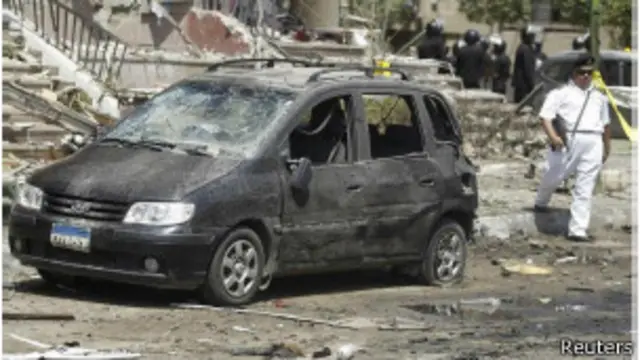 وزير الداخلية محمد ابراهيم ينجو من محاولة اغتيال في سبتمبر/أيلول 2013.