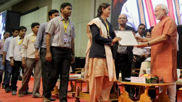 नरेंद्र मोदी