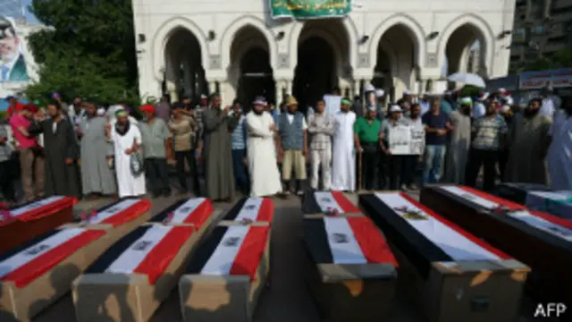 العديد من الجنود المصريين لقوا حتفهم في هجمات متفرقة في سيناء.