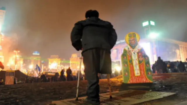 مالومه نه ده چې ويکتور ينکووېچ اوس چېرې دی، خو د نيولو امر يې شوی دی