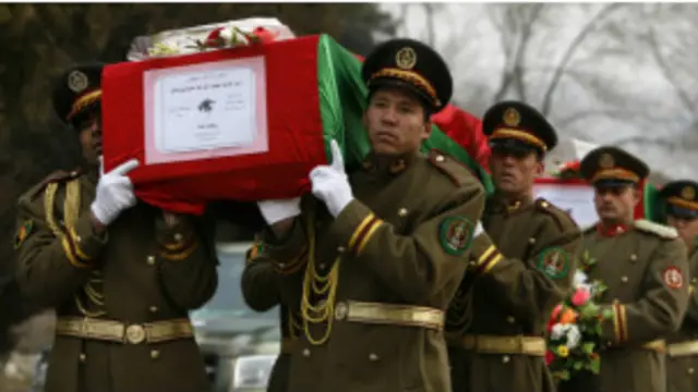 د ۲۱ وژل شویو پوځيانو مړي د تېرې دوشنبې په ورځ کابل ته ولېږدول شول، او تر جنازې وروسته یې خپلوانو ته وسپارل شول.