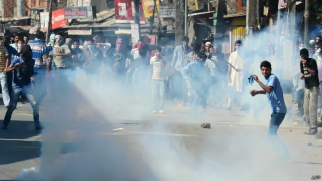 कुपवाड़ा कर्फ़्यू