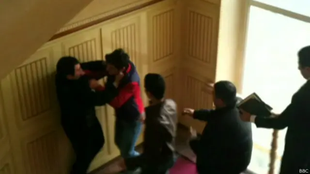 BDU-da etiraz edən tələbəyə qarşı zorakılıq