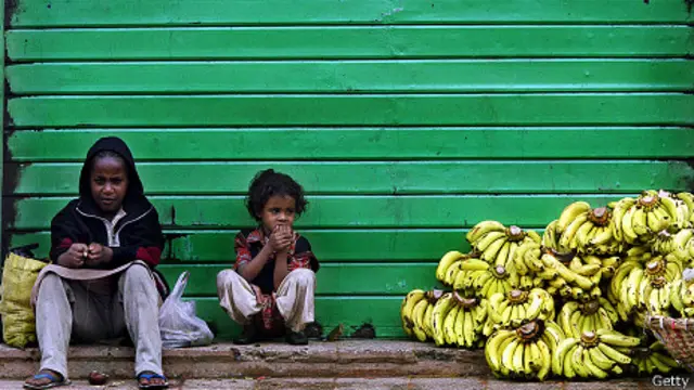 Dos jóvenes en Adí Abuba
