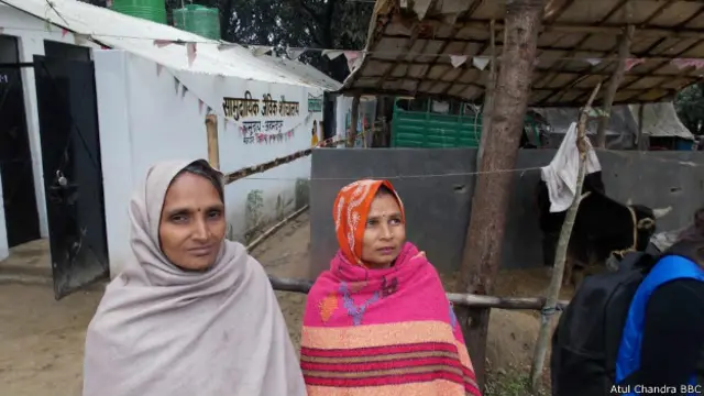 लखनऊ के पास एक गांव की महिलाओं ने अपने लिए संघर्ष कर शौचालय बनवा लिया