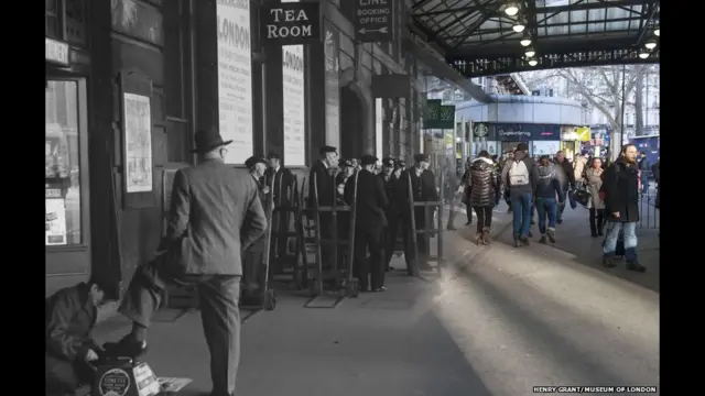 ایستگاه قطار ویکتوریا در سال ۱۹۵۰ و ۲۰۱۴. 