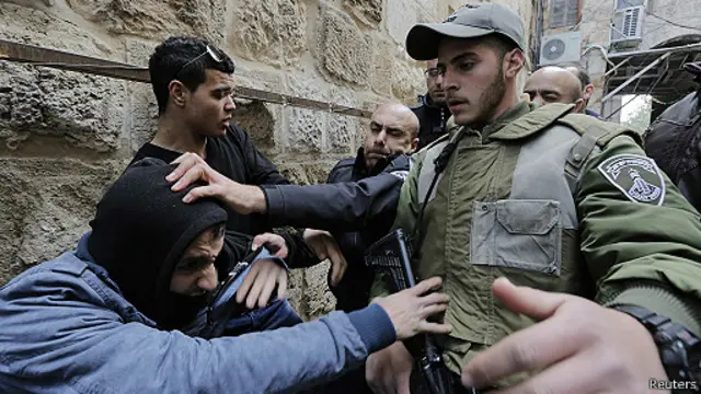 جاء الاضطراب على خلفية اقتراح بتمديد "سيادة" إسرائيل على الحرم القدسي